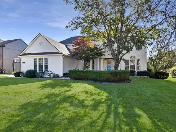 3453 W 143rd Ter, Leawood, KS 66224