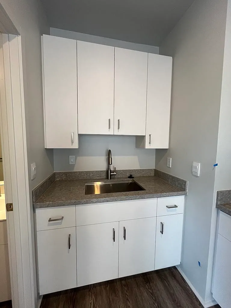 Studio, 513 sqft, $2,200 — Photo 3