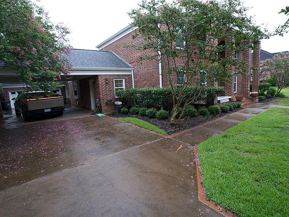 3rd image of 73 Greensward Ln