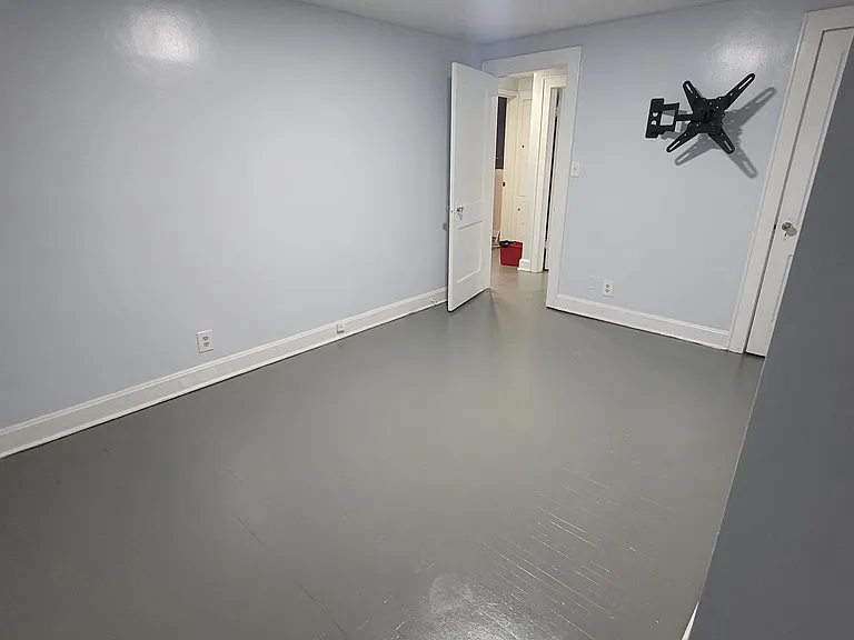 2208 Barrymore Ave — Photo 38