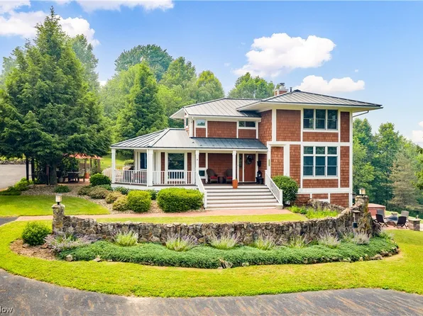 2157 Amsterdam Rd SW, Bowerston, OH 44695