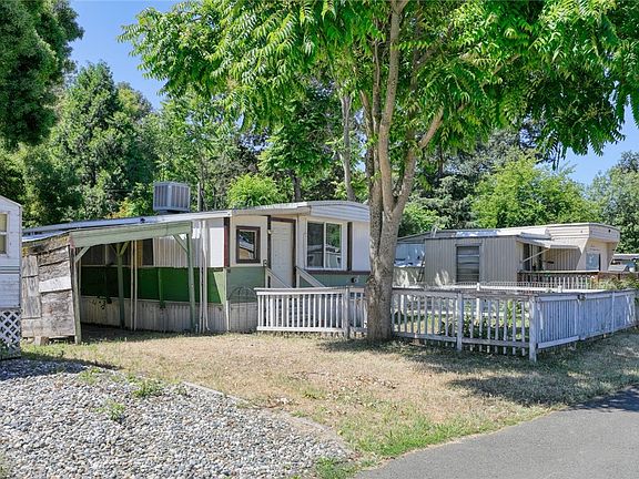 2nd image of 3630 Country Club Dr Spc 58