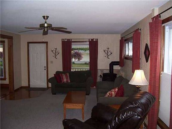 4th image of 225 Lincoln Ave