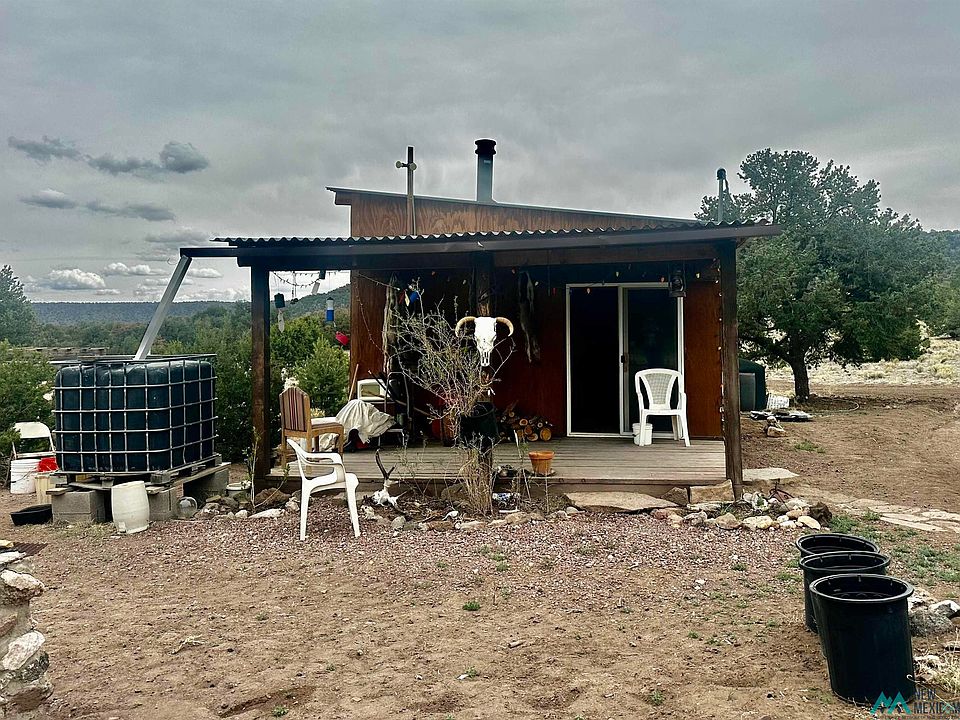 1st image of 28 Corner Dr