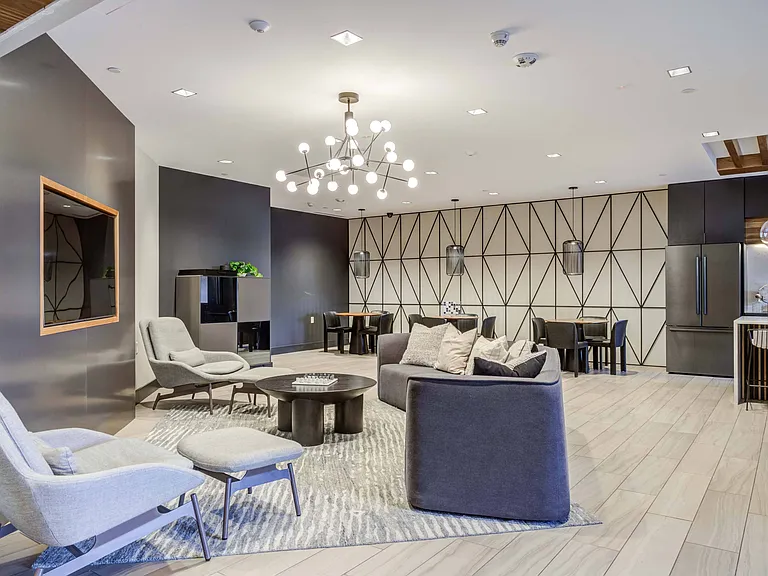 Skyrise Luxury Apartments — Photo 6