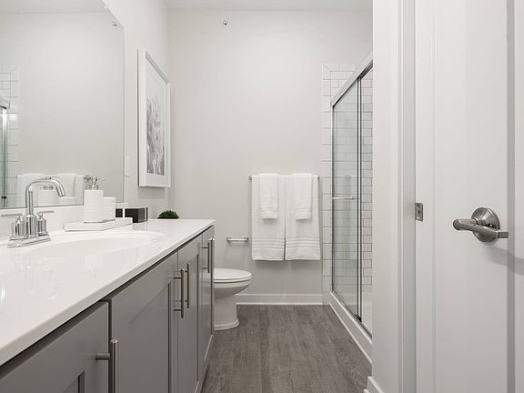 4th image of 2300 Reservoir Ave #10695956