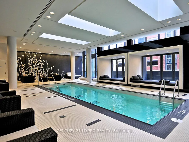 770 Bay St #Penthouse 507 — Photo 19