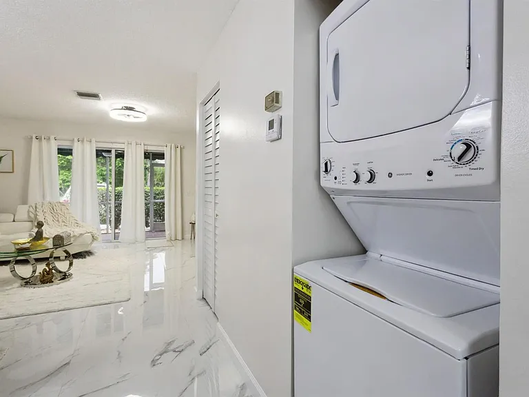 368 Waterside Dr — Photo 6