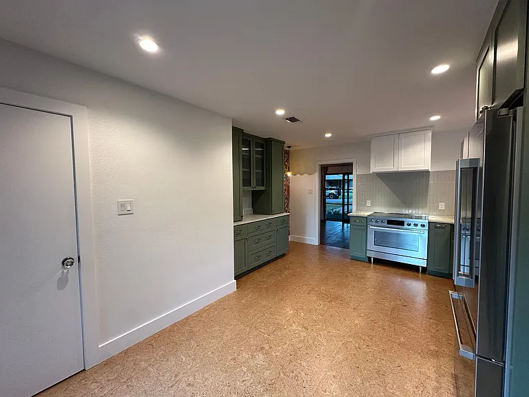 4711 Fairview Dr — Photo 10