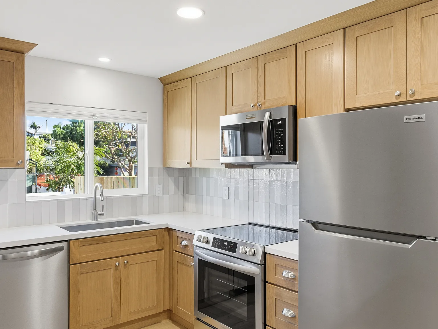 1 bed, 380 sqft, $2,300 — Photo 4