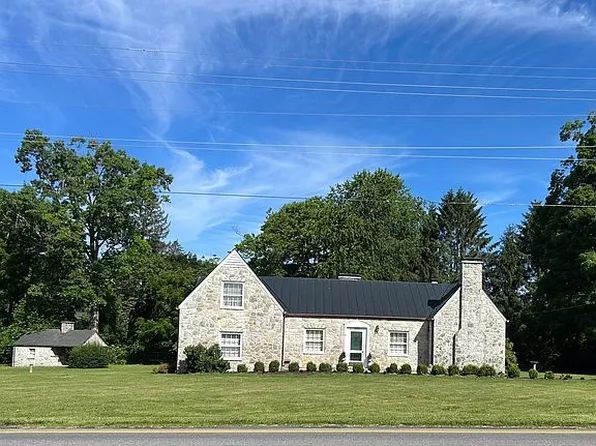 8789 S Seneca Trl, Ronceverte, WV 24970