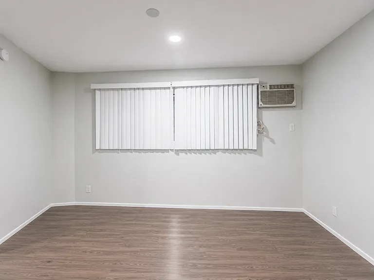 8375 Fountain Ave — Photo 22