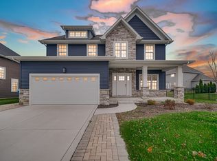 2111 Easton Park Dr, Chesterton, IN