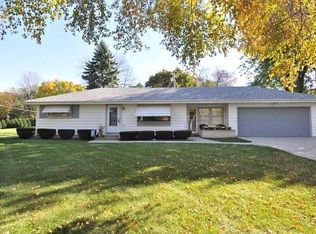 3120 Burlawn Pkwy, Brookfield, WI 53005