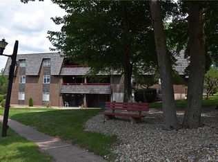 30 Stony Brook Dr APT C8, Glastonbury, CT 06033