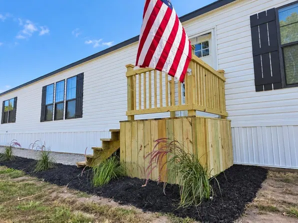 306 N Snapp St, Oaktown, IN 47561