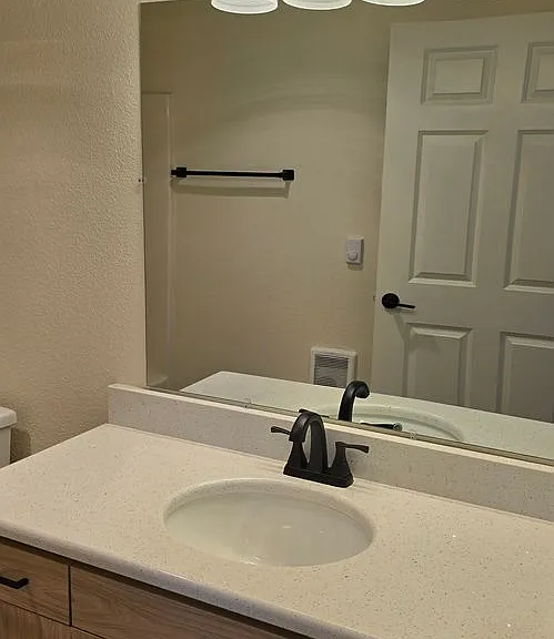 Winfou06-Columbia Village Apartments — Photo 25