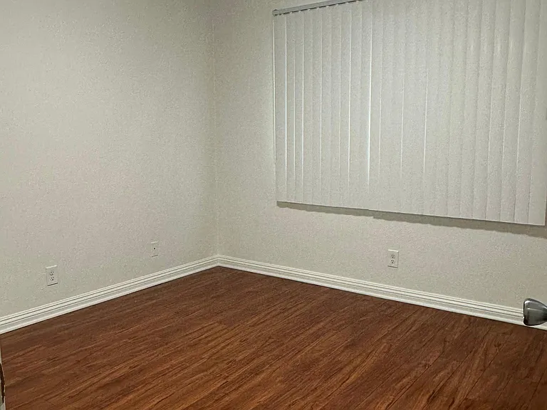 12048 Downey Ave #E — Photo 10