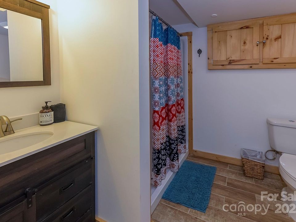 25th image of 351 Chickadee Ave
