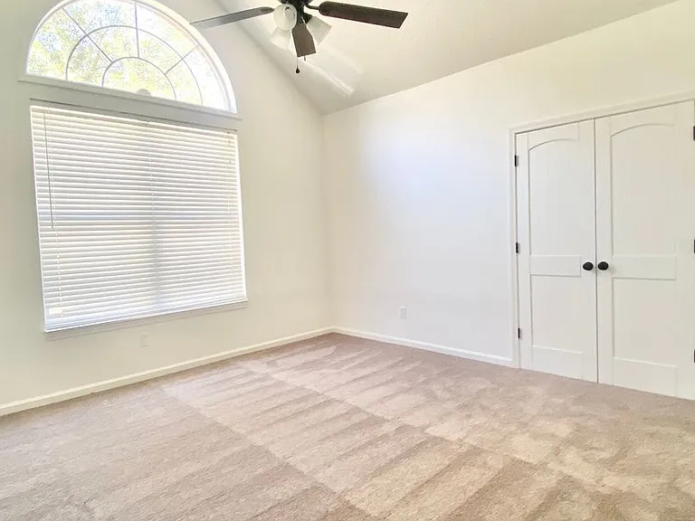 129 Tappan Zee Dr — Photo 14