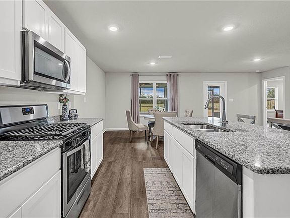 4th image of 8072 Irwin Loop