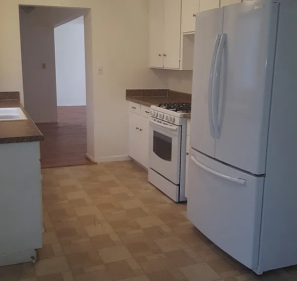 482 East Ave — Photo 5