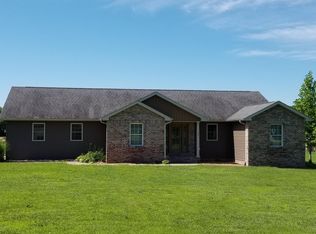 943 E Haney Rd, Carbondale, IL 62901