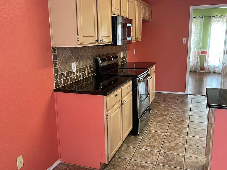 8617 Sabinas Trl — Photo 20