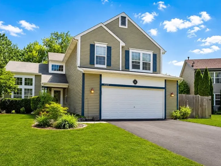 1205 Warwick Ct — Photo 1