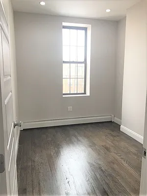 Rented by EXR | media 6