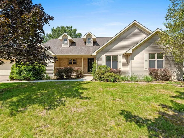 1460 Limerick Ct, Green Bay, WI 54313