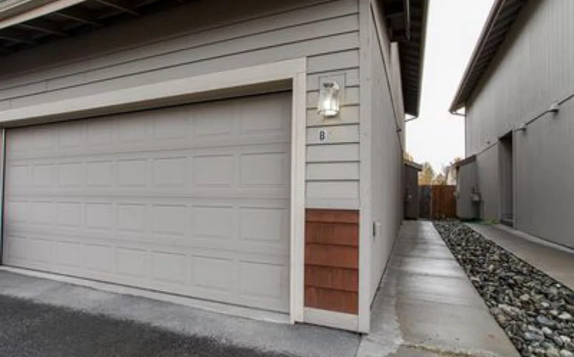 3 bed, 2.5 bath, 1480 sqft, $2,800 — Photo 2