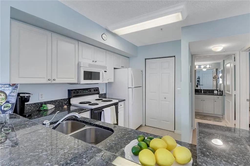 1 bed, 1.0 bath, 670 sqft, $3,250 — Photo 3