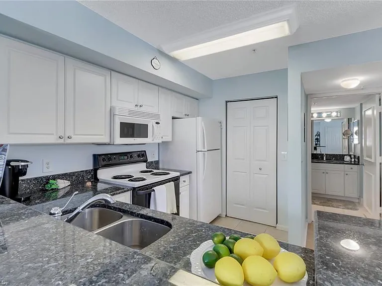 1205 Wildwood Lakes Blvd #201 — Photo 3