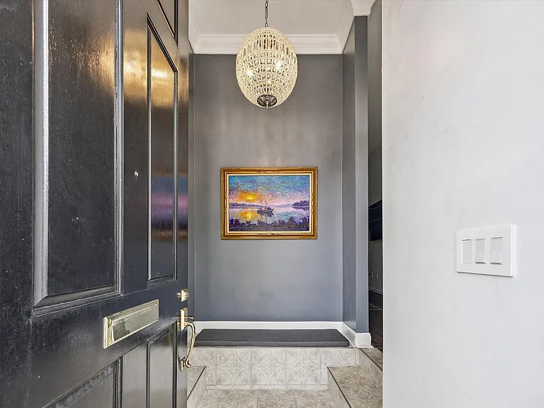 2220 Fulham Ct — Photo 2
