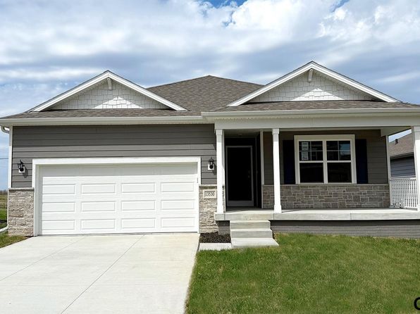 6615 Bluebell St, Papillion, NE 68133