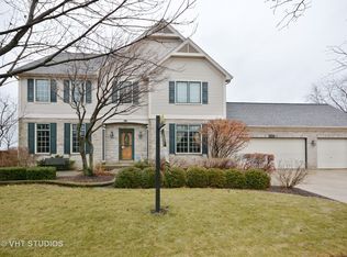 1073 Adler Ln, Carol Stream, IL 60188
