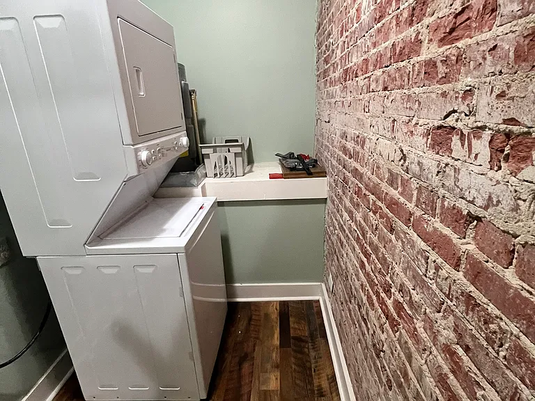 619 Ryan St — Photo 7