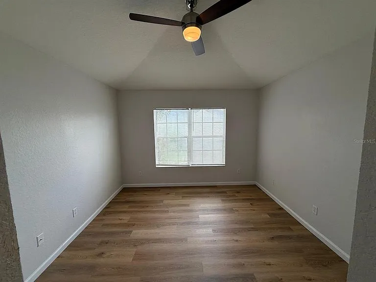 933 Enclair St — Photo 32