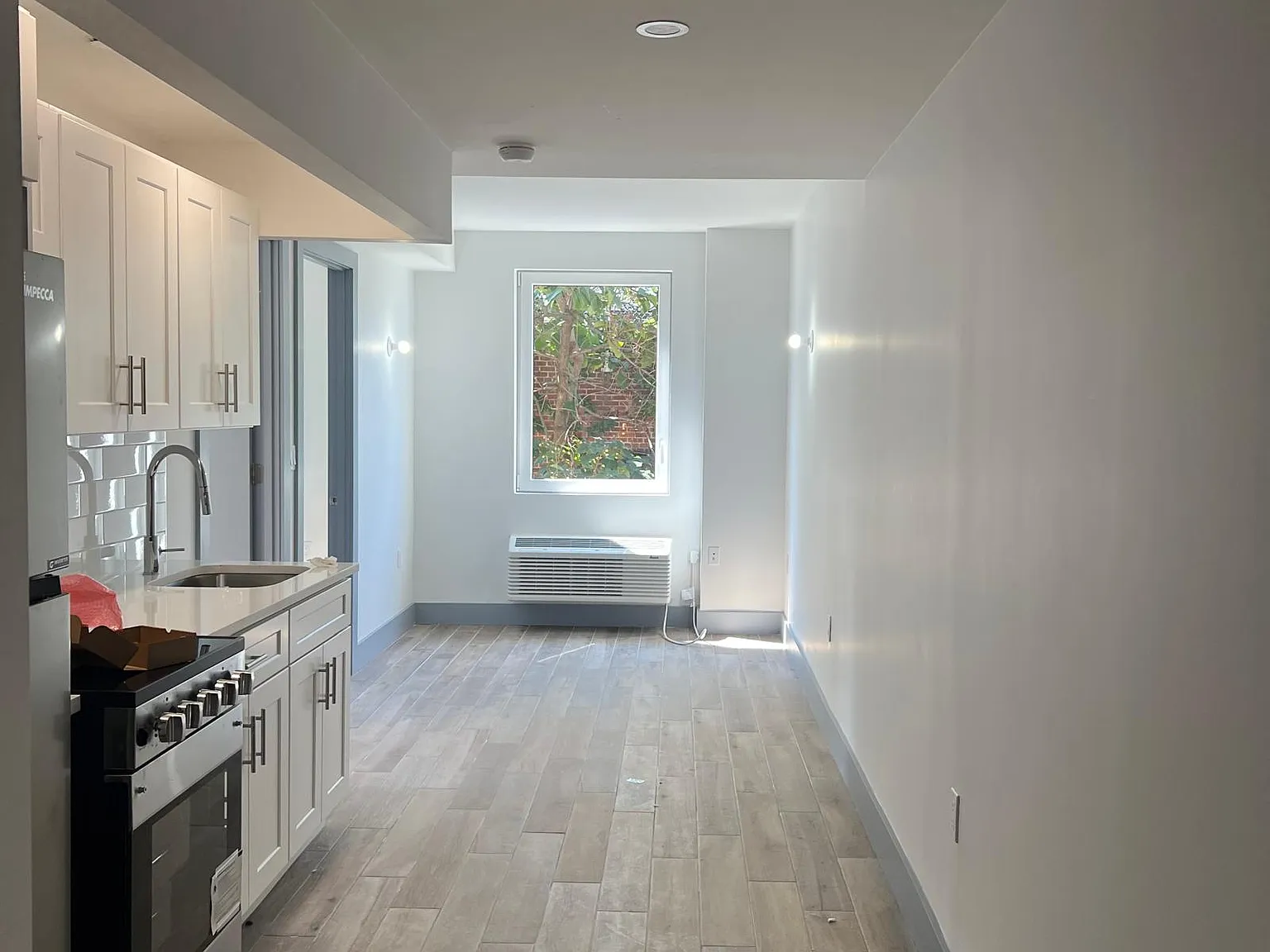 2 bed, 800 sqft, $3,058 — Photo 1