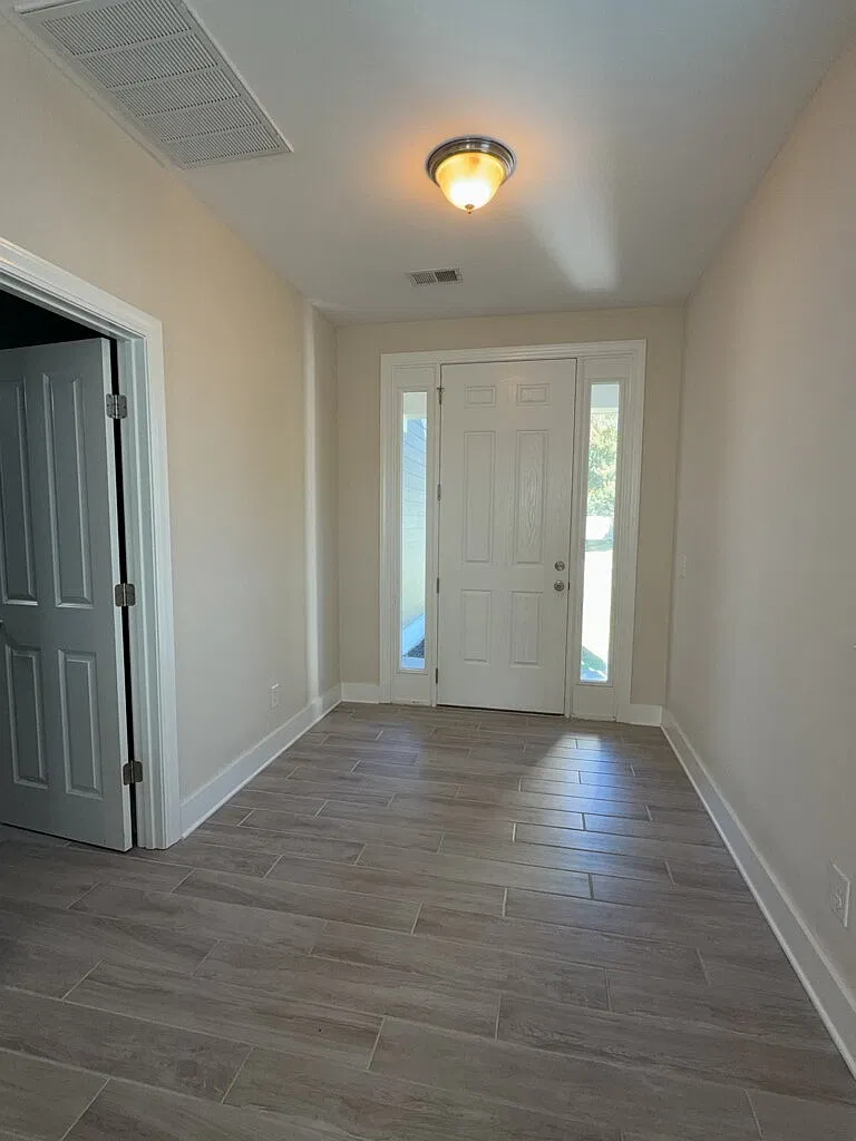 3 bed, 2.5 bath, 1758 sqft, $3,200 — Photo 3