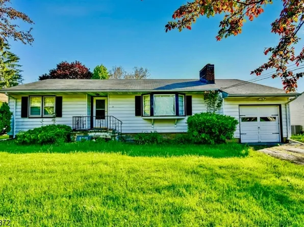 5 Gwyneth Rd, West Milford Twp., NJ 07480