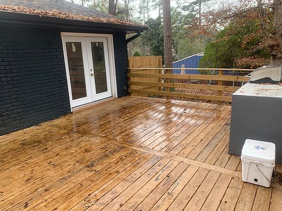 3rd image of 2686 Yale Ter