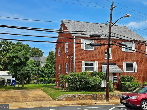 2605 N Pershing Dr, Arlington, VA 22201