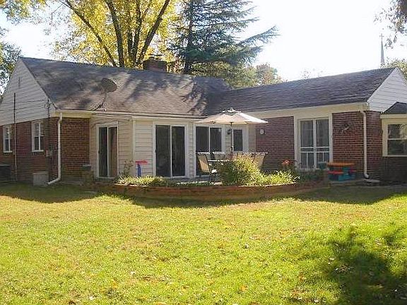 2nd image of 7949 Bolling Drive