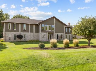 17N560 Hidden Hills Trl, West Dundee, IL 60118