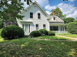15 Memorial St, Baldwinville, MA 01436