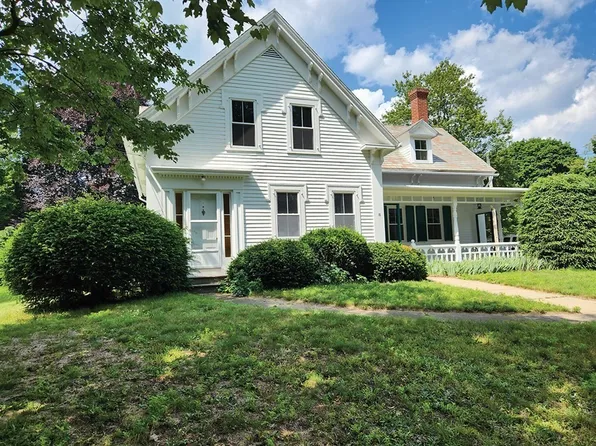 15 Memorial St, Baldwinville, MA 01436