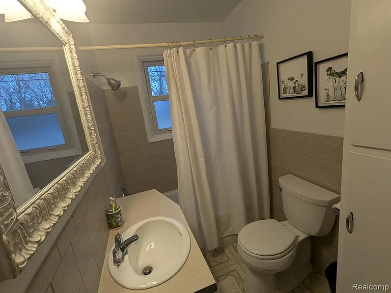 6305 Waldon Rd — Photo 9