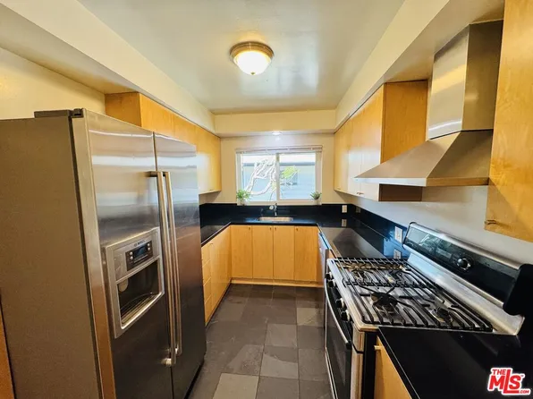 912 6th St Unit 8, Santa Monica, CA 90403